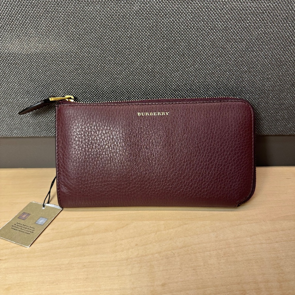 NWT! Rare! Burberry Women's Zip Around Long Wallet In Deep Claret Leather 2 In 1